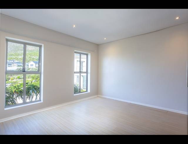 5 BEDROOM FREESTANDING TO LET IN STONEHURST MOUNTAIN ESTATE